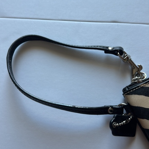 Coach Zebra Pattern Black and Cream Wristlet - Picture 11 of 13